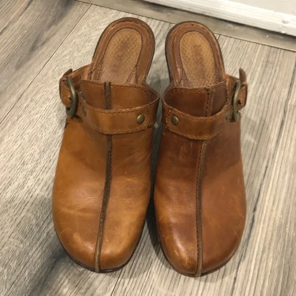 Born Leather Mules Clogs Heels with Buckle Leather Brown 8 - Picture 2 of 10